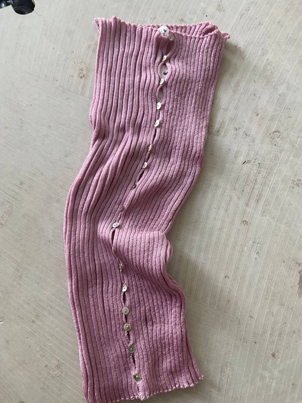 Merino Rib Top with Pearl Button boat neck pink