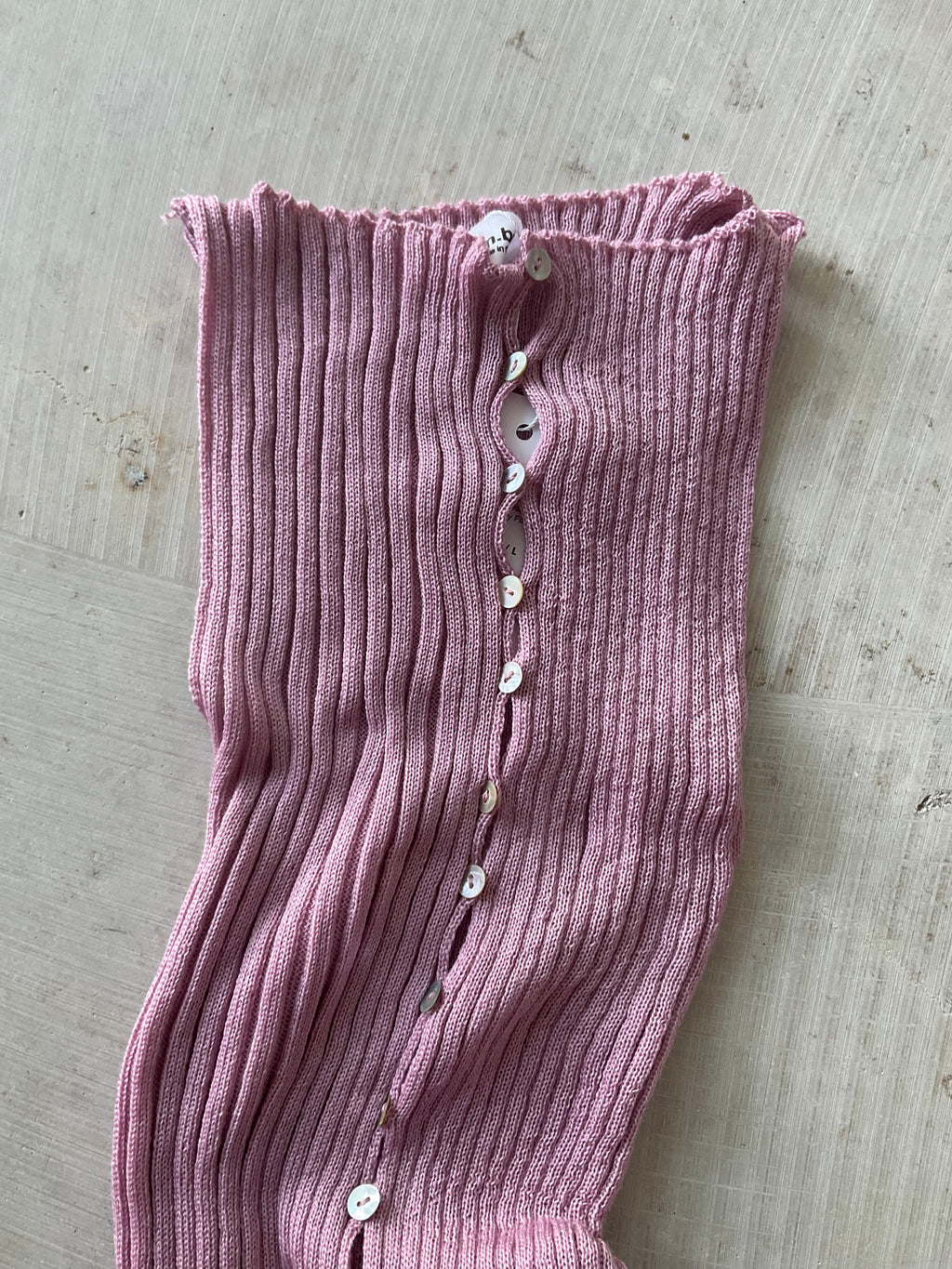 Merino Rib Top with Pearl Button boat neck pink
