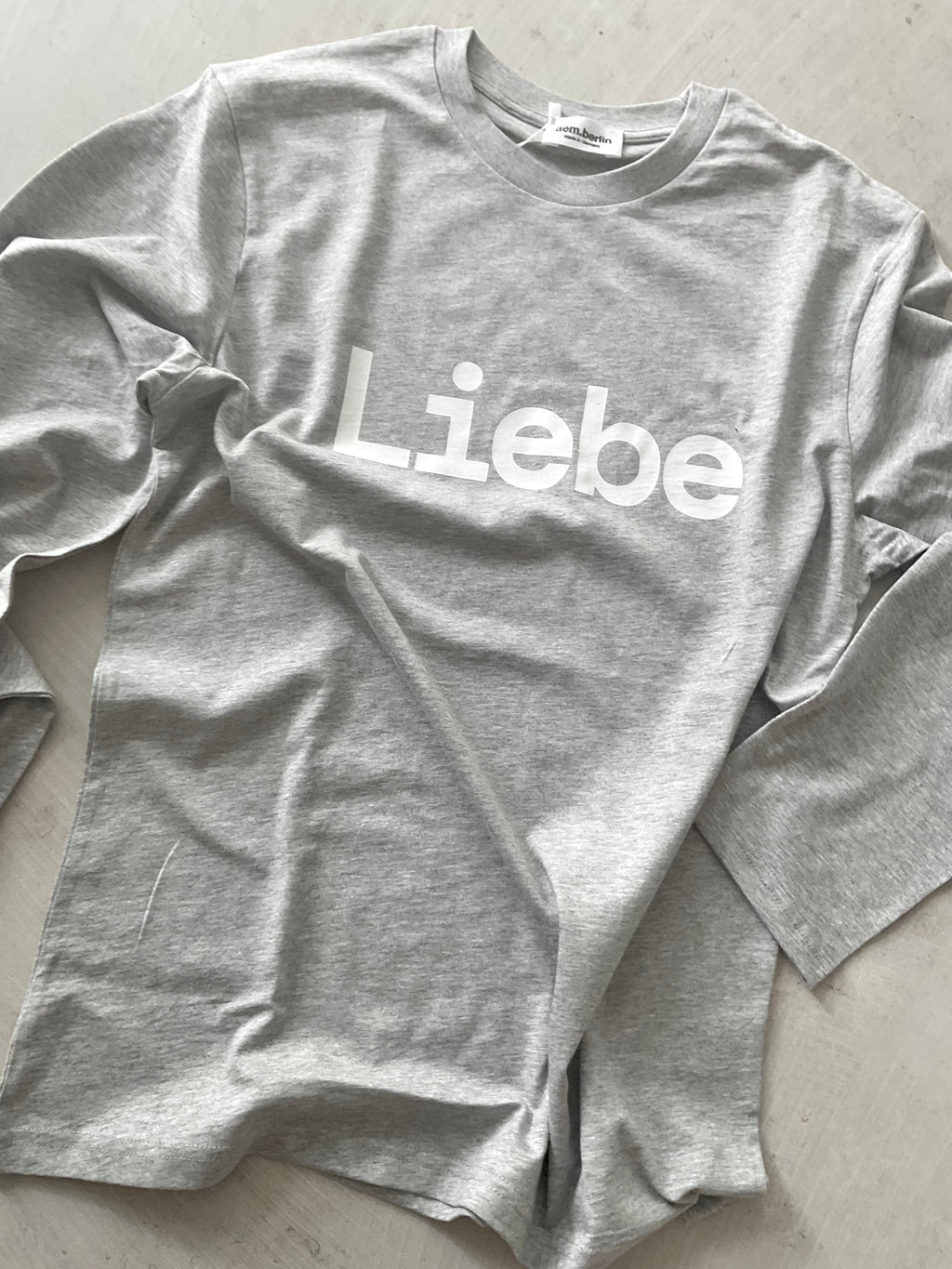 Liebe Long Sleeve – Organic Cotton grey with white letters