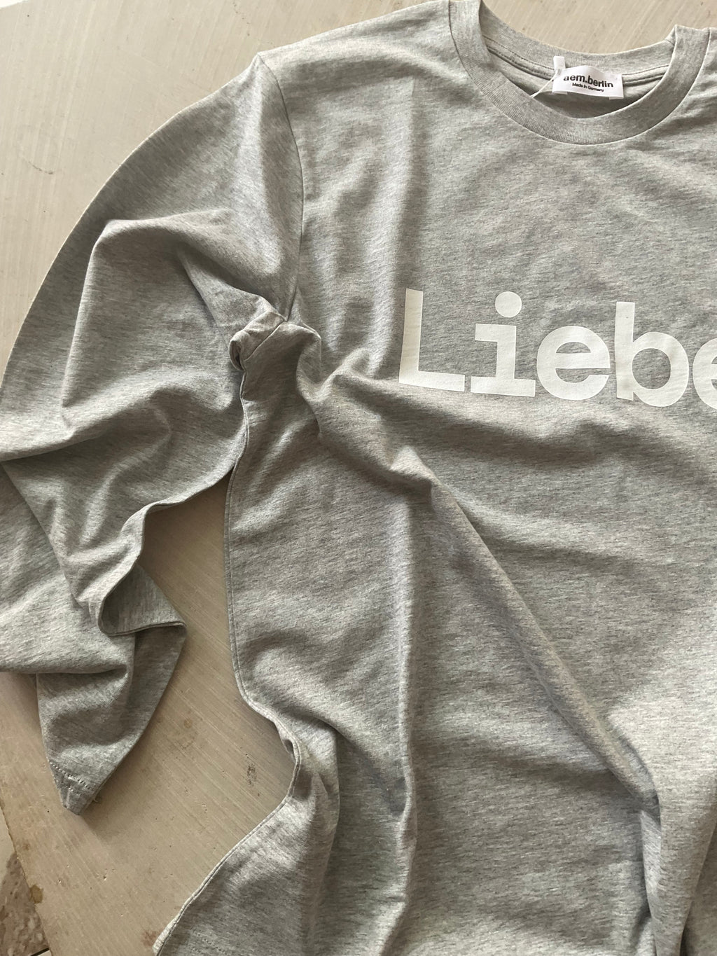 Liebe Long Sleeve – Organic Cotton grey with white letters