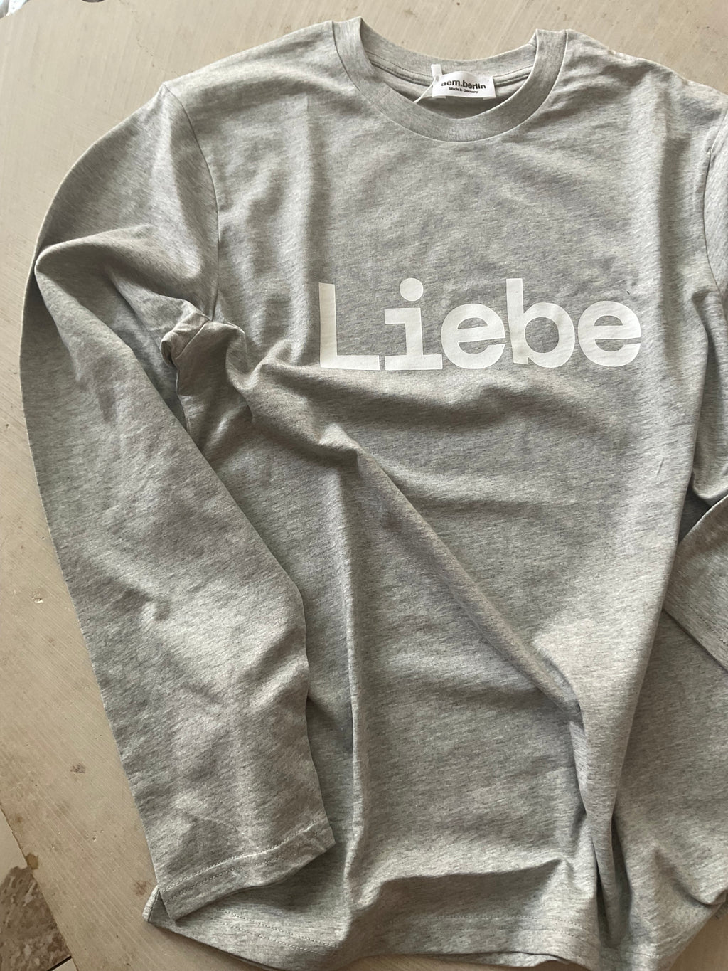 Liebe Long Sleeve – Organic Cotton grey with white letters