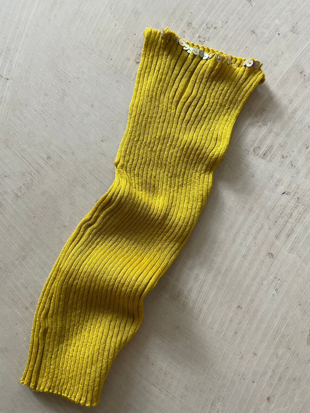 Merino Ribb Top with Pearl Button boat neck yellow