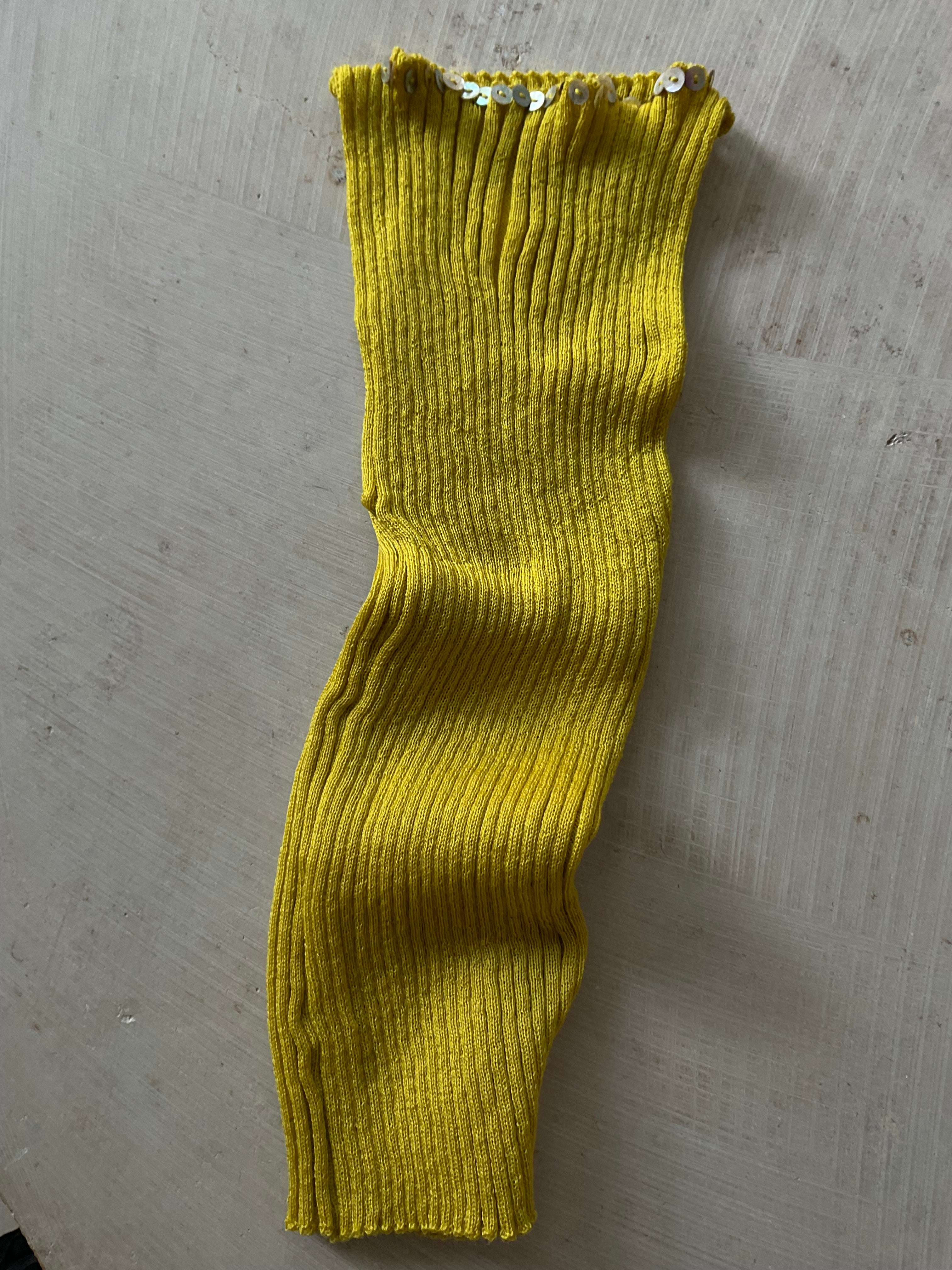 Merino Ribb Top with Pearl Button boat neck yellow