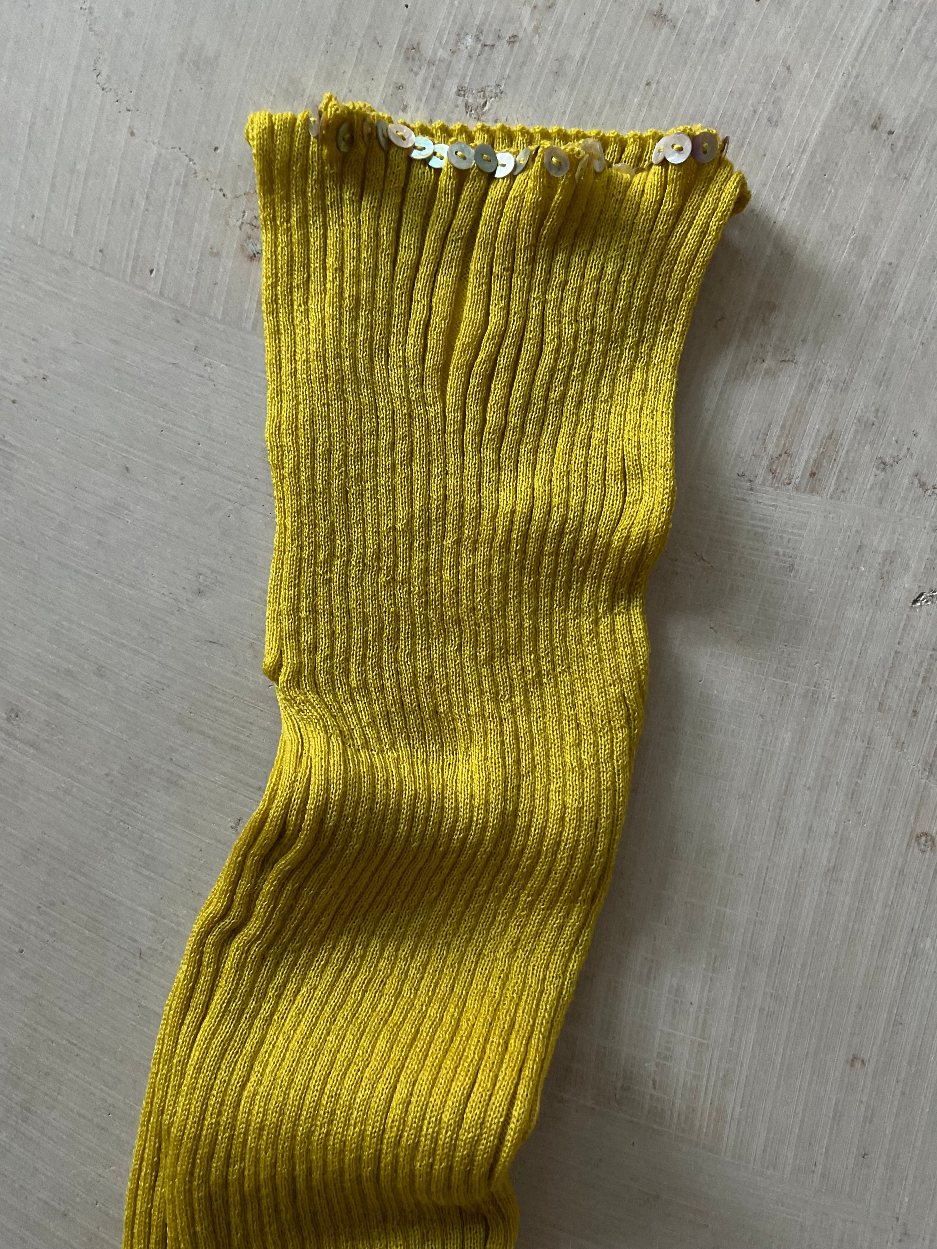 Merino Ribb Top with Pearl Button boat neck yellow