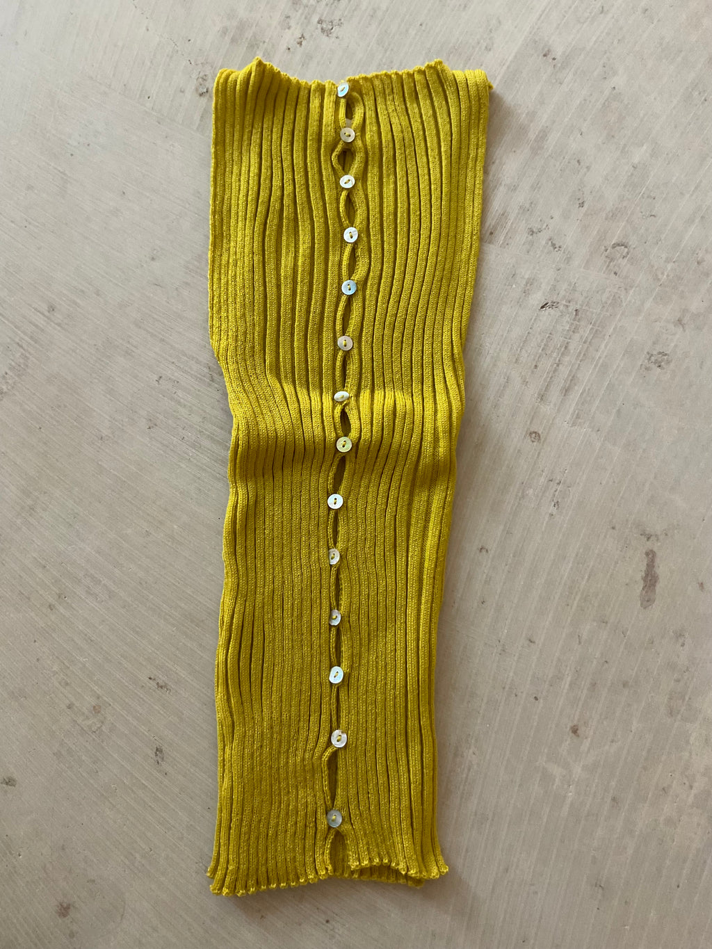 Merino Rib Top with Pearl Button boat neck yellow