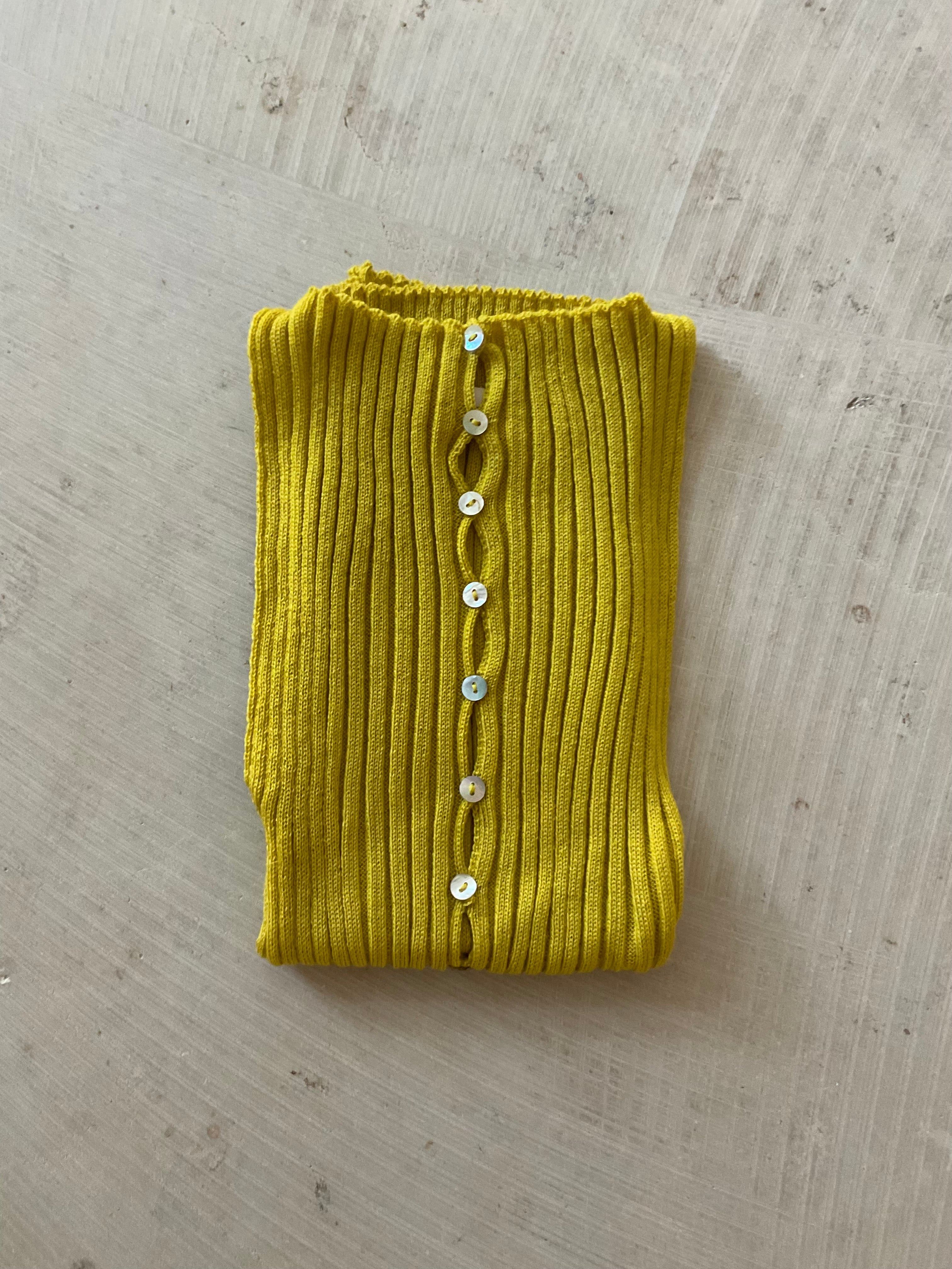 Merino Rib Top with Pearl Button boat neck yellow