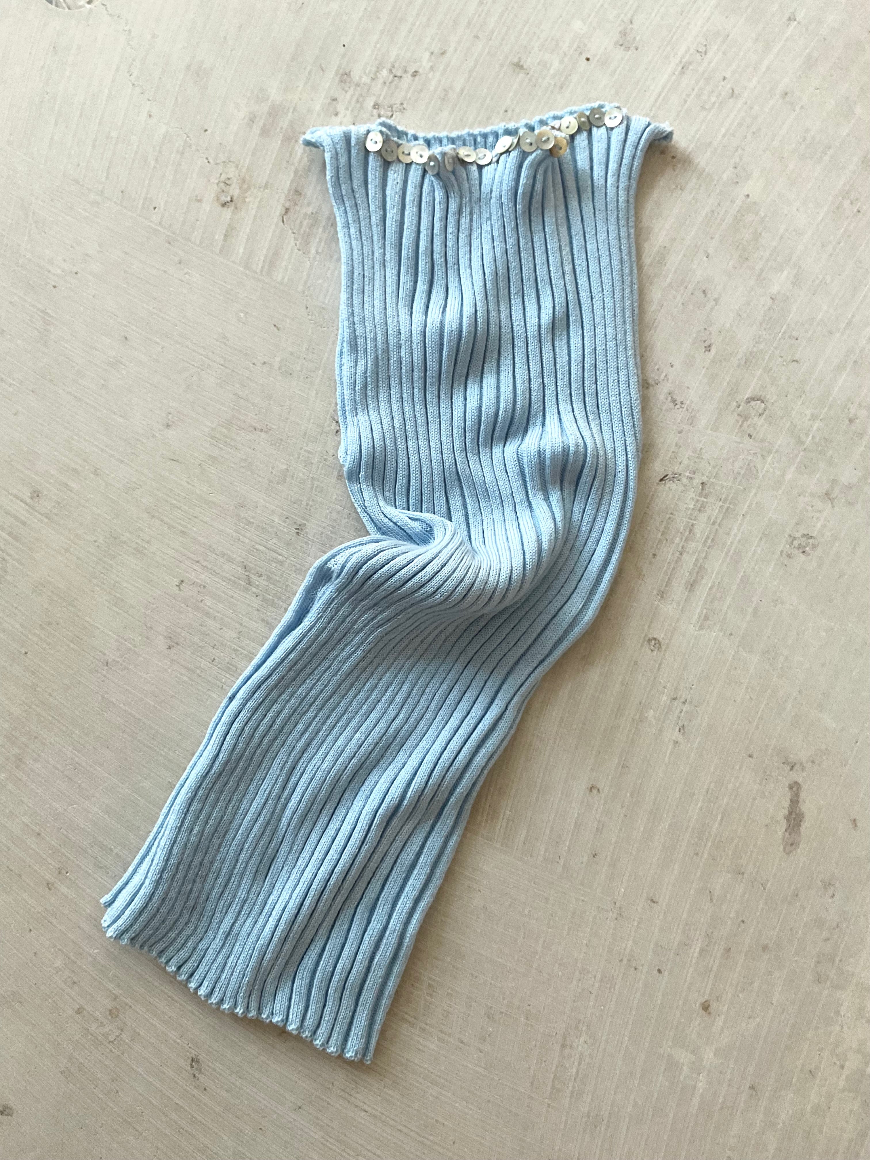 Merino Ribb Top with Pearl Button boat neck light blue