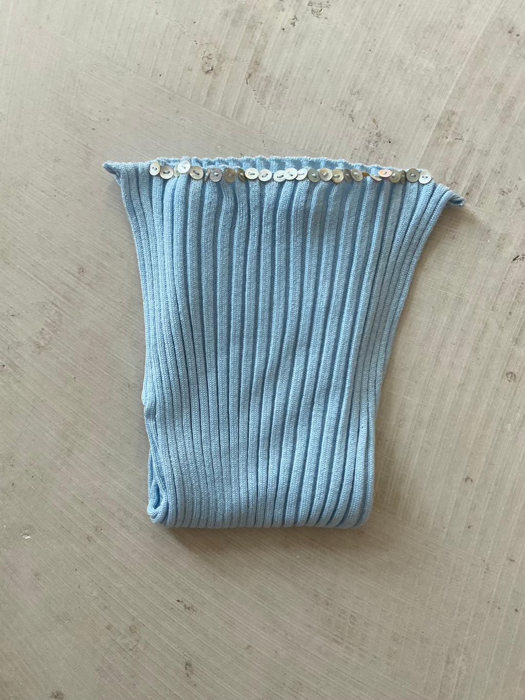 Merino Ribb Top with Pearl Button boat neck light blue