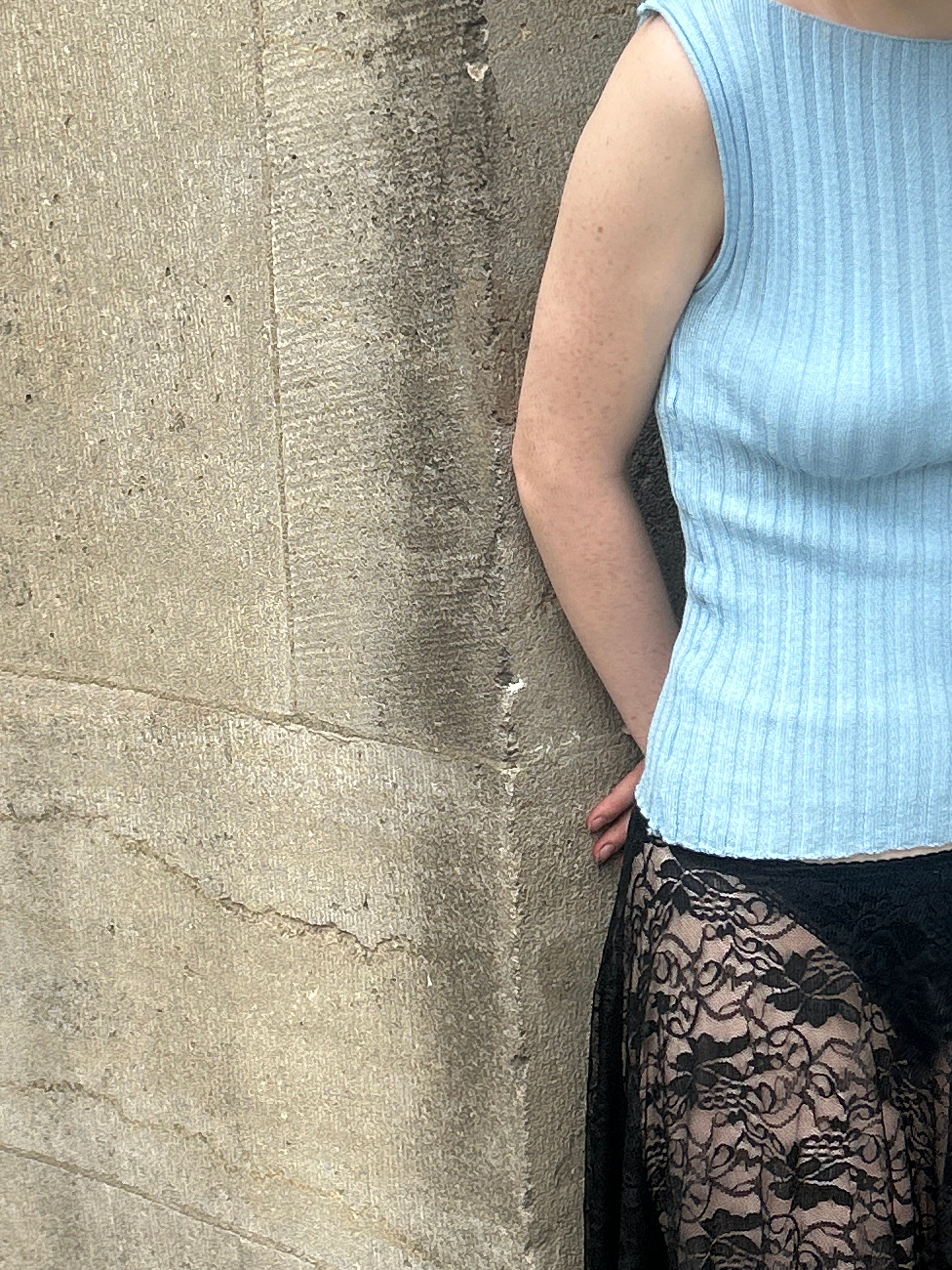 Merino Rib Top with Pearl Button boat neck light blue