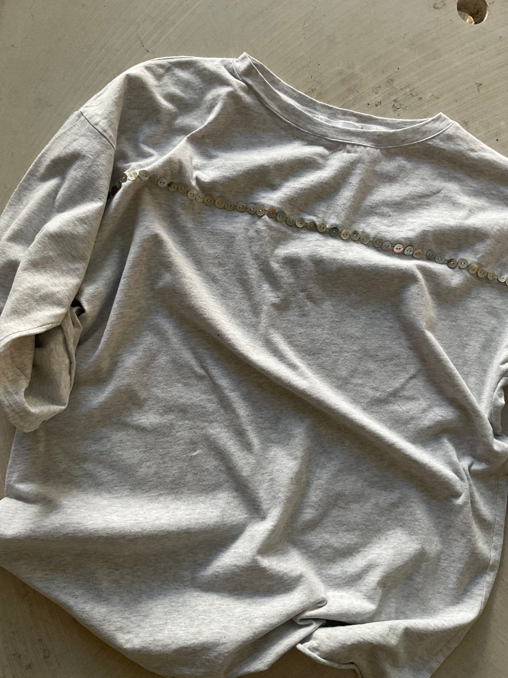 ROMY BUTTON TOP grey
