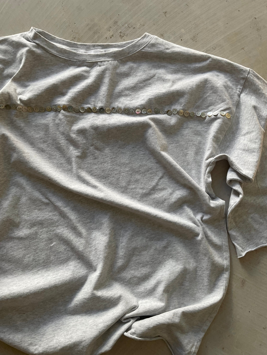 ROMY BUTTON TOP grey
