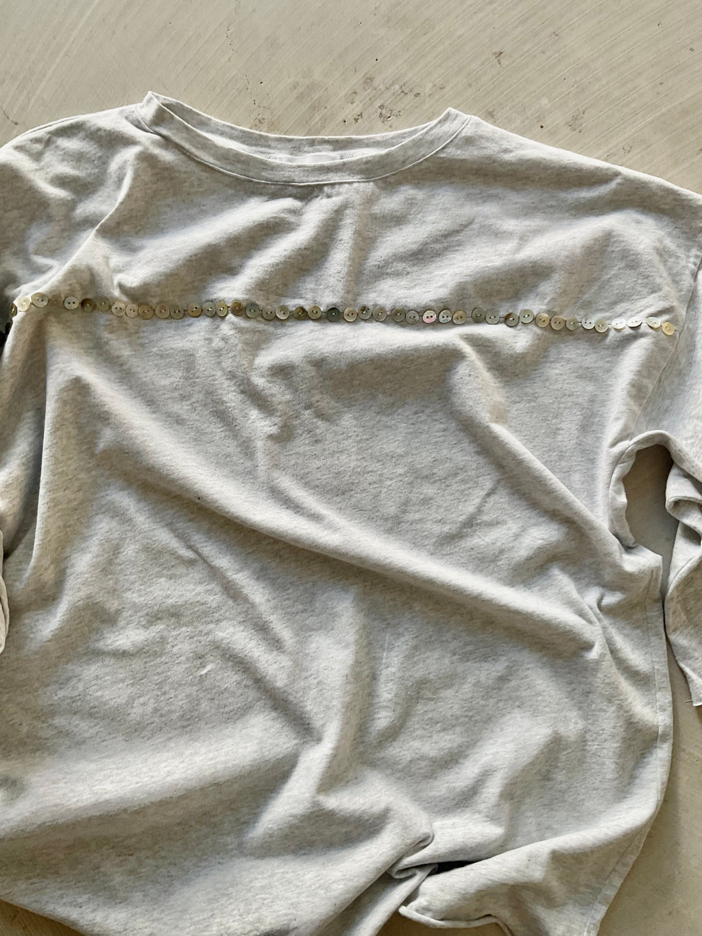ROMY BUTTON TOP grey