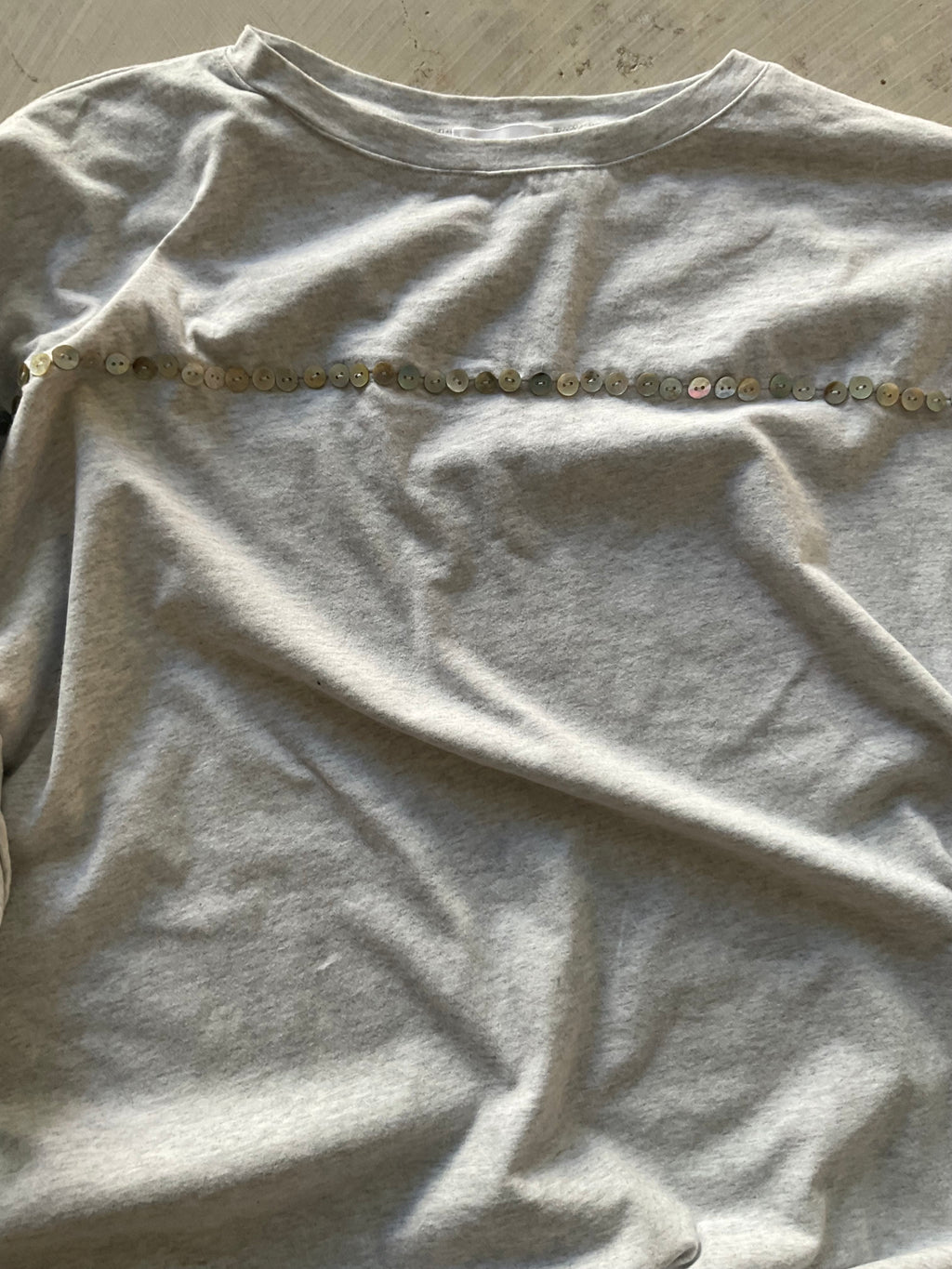 ROMY BUTTON TOP grey