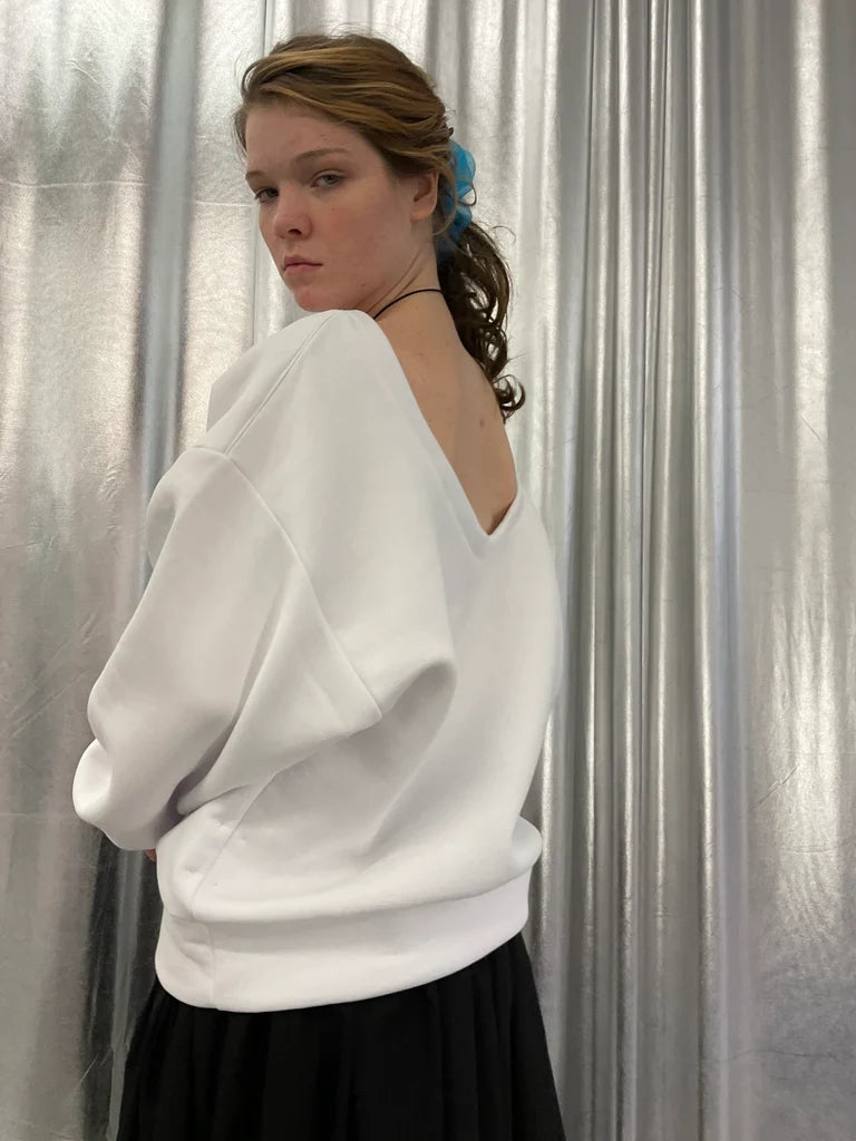 White Oversized Sweatshirt Bella  with Open Back – Made in Berlin
