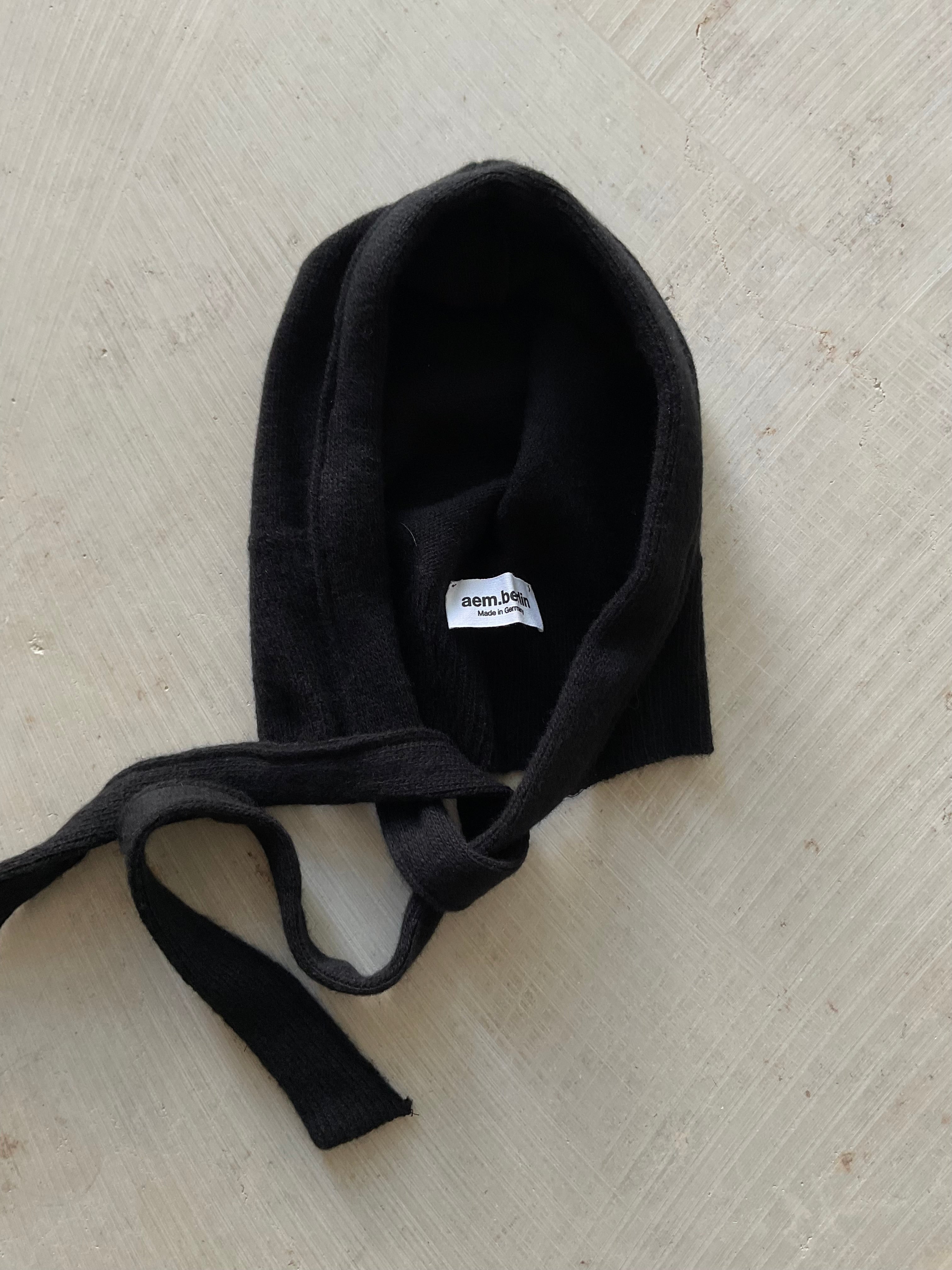 Merino Wool Bonnet with Mother-Handmade in Berlin