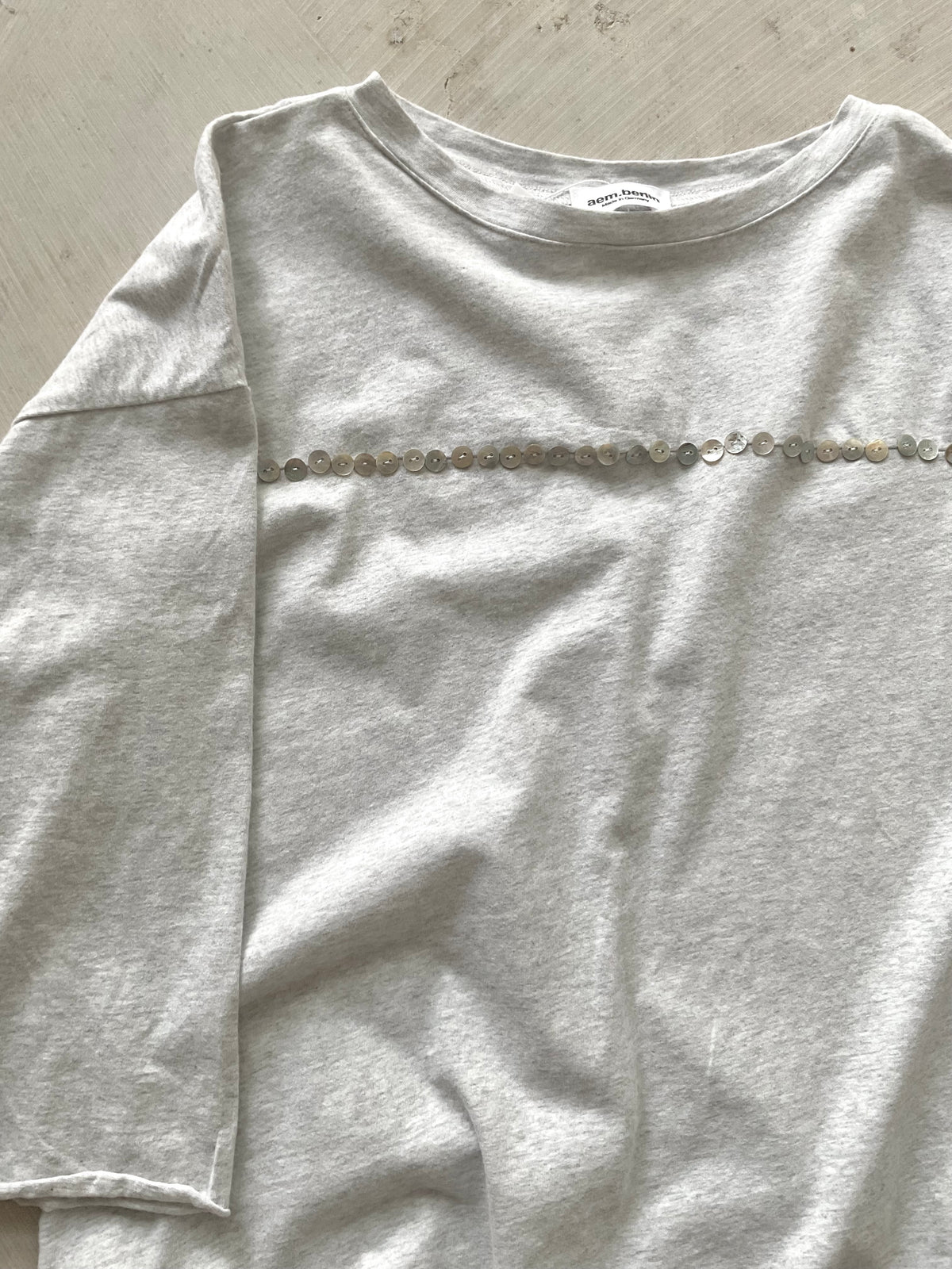 ROMY BUTTON TOP grey