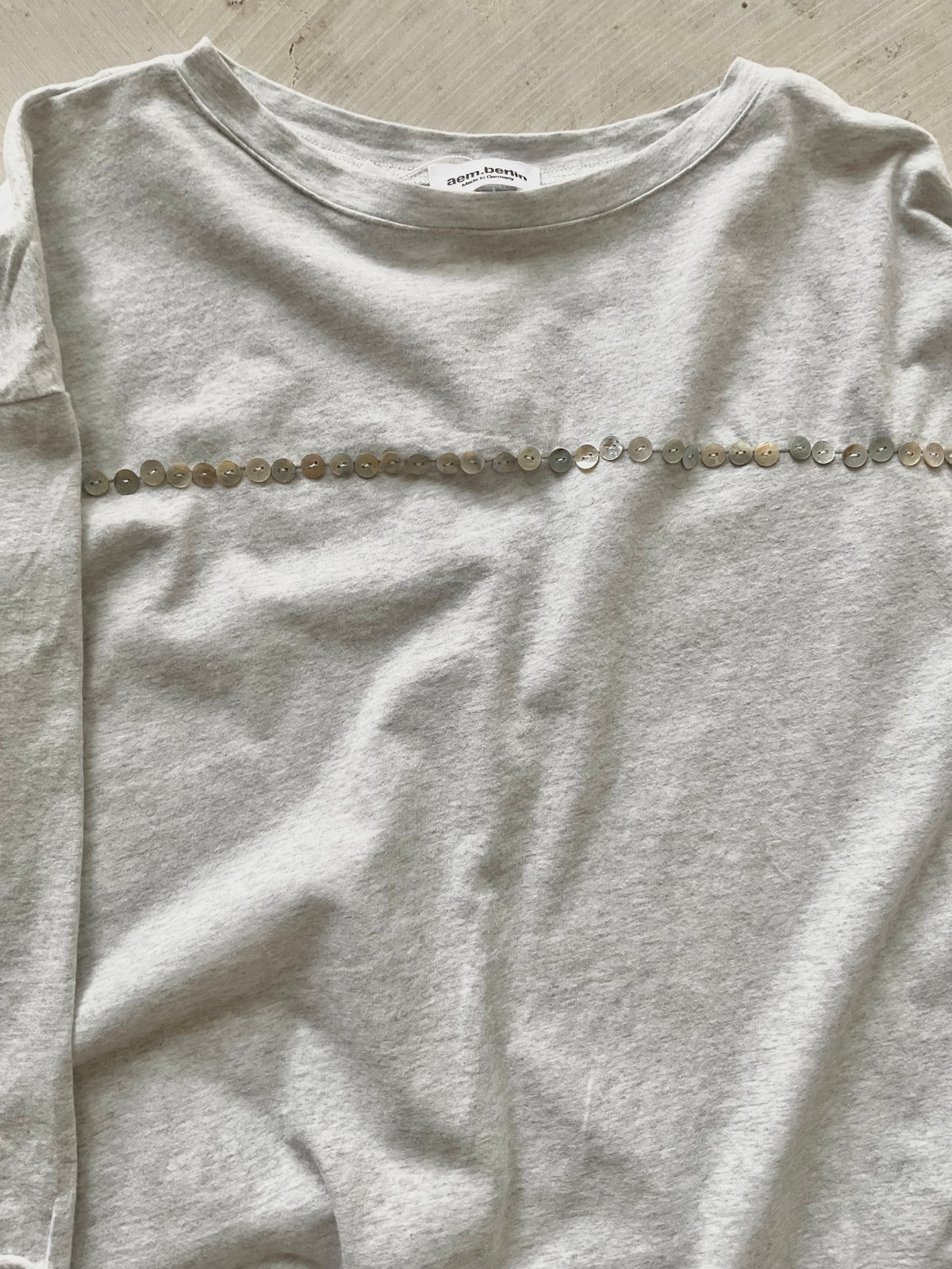 ROMY BUTTON TOP grey
