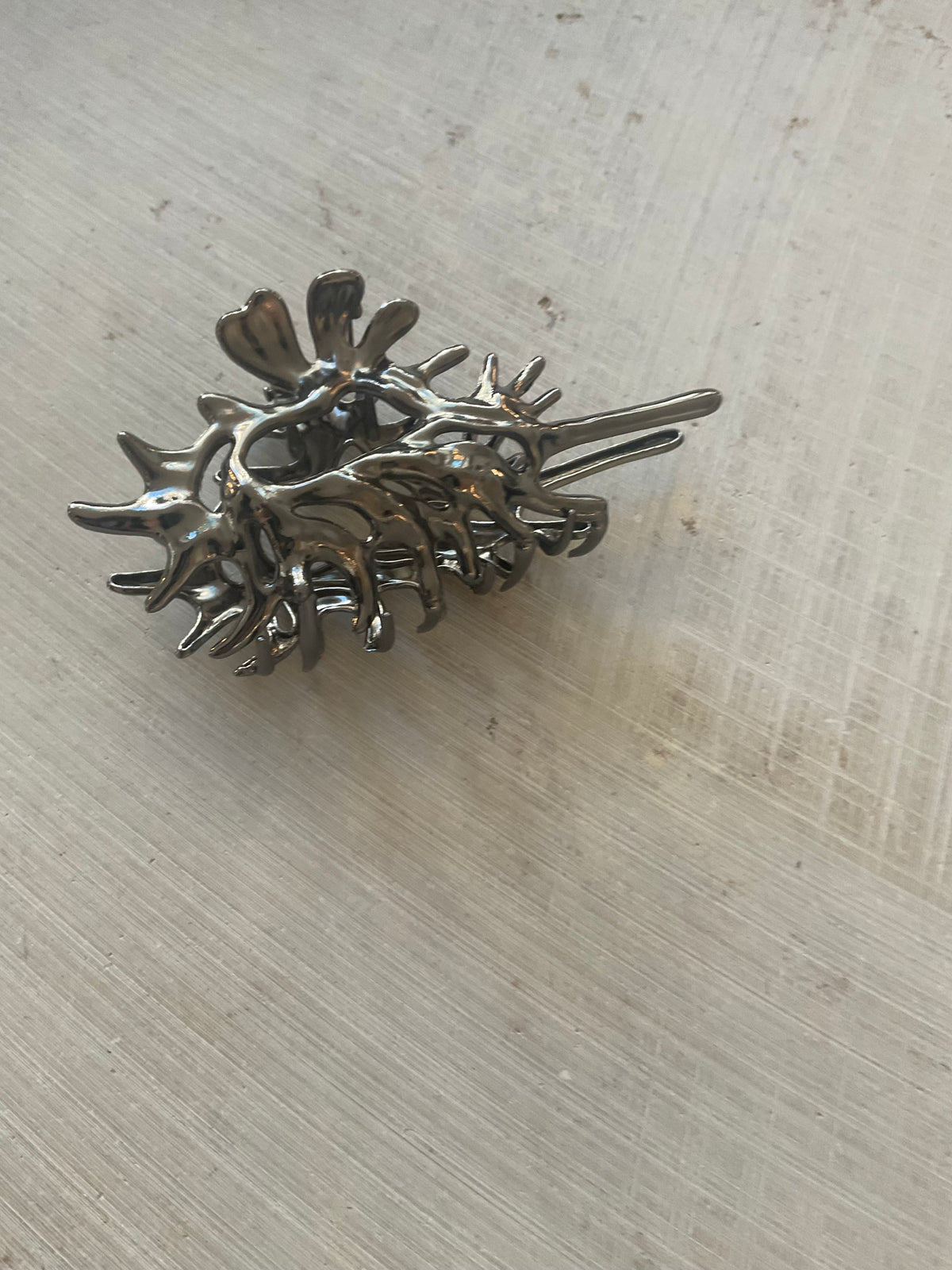 Sculptural Metal Hair Clip – Silver