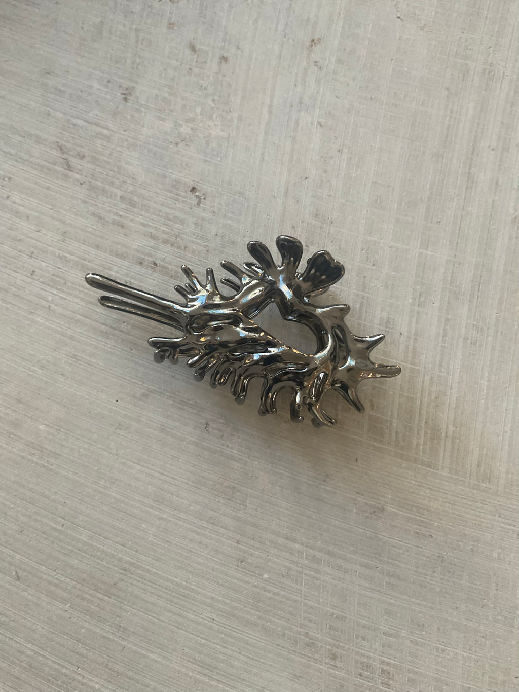 Sculptural Metal Hair Clip – Silver