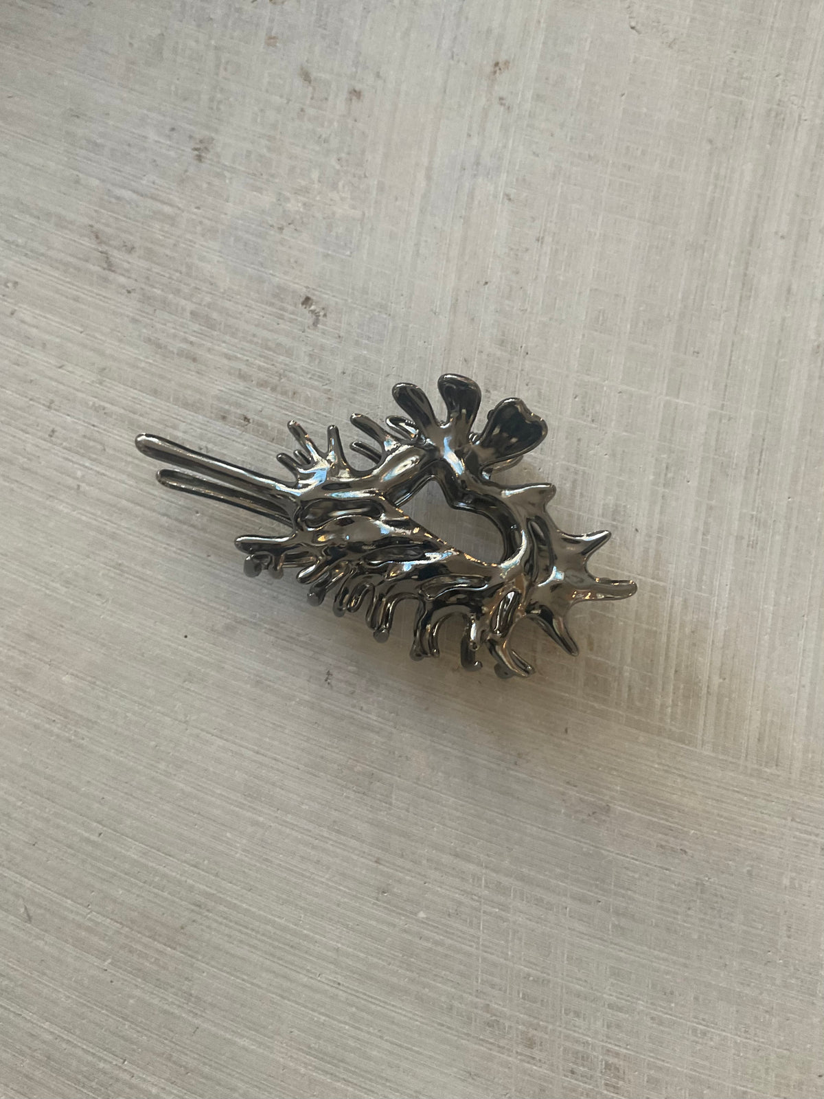 Sculptural Metal Hair Clip – Silver