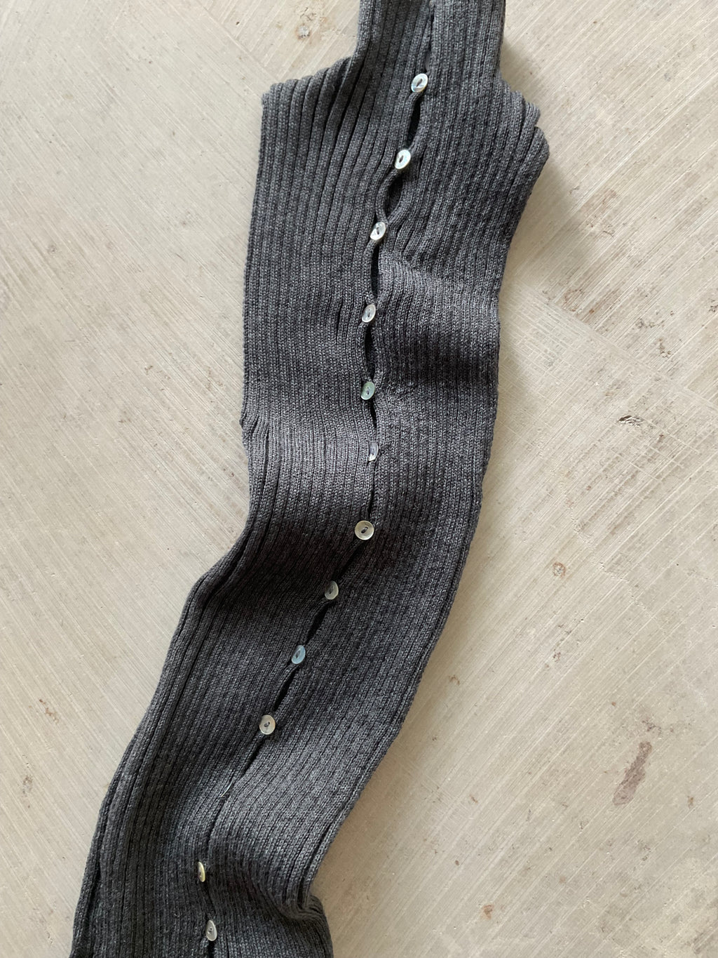 Merino Rib Top with Pearl Buttons high neck -dark grey