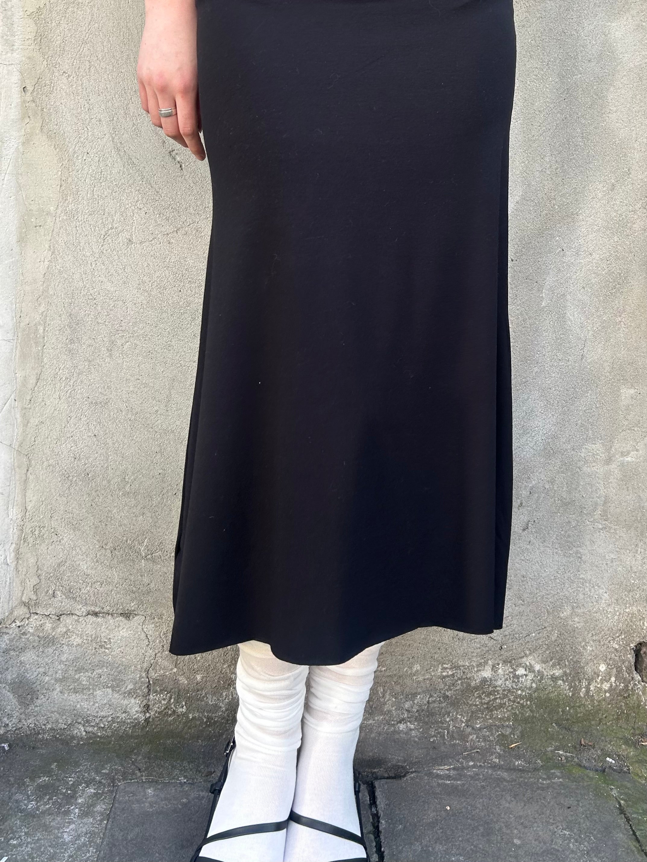 Essential Viscose Jersey Skirt — Black Uma