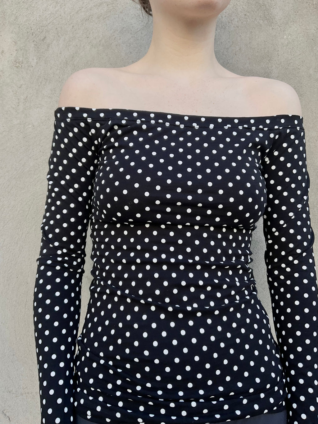 Uma Top — Off-Shoulder black with dots