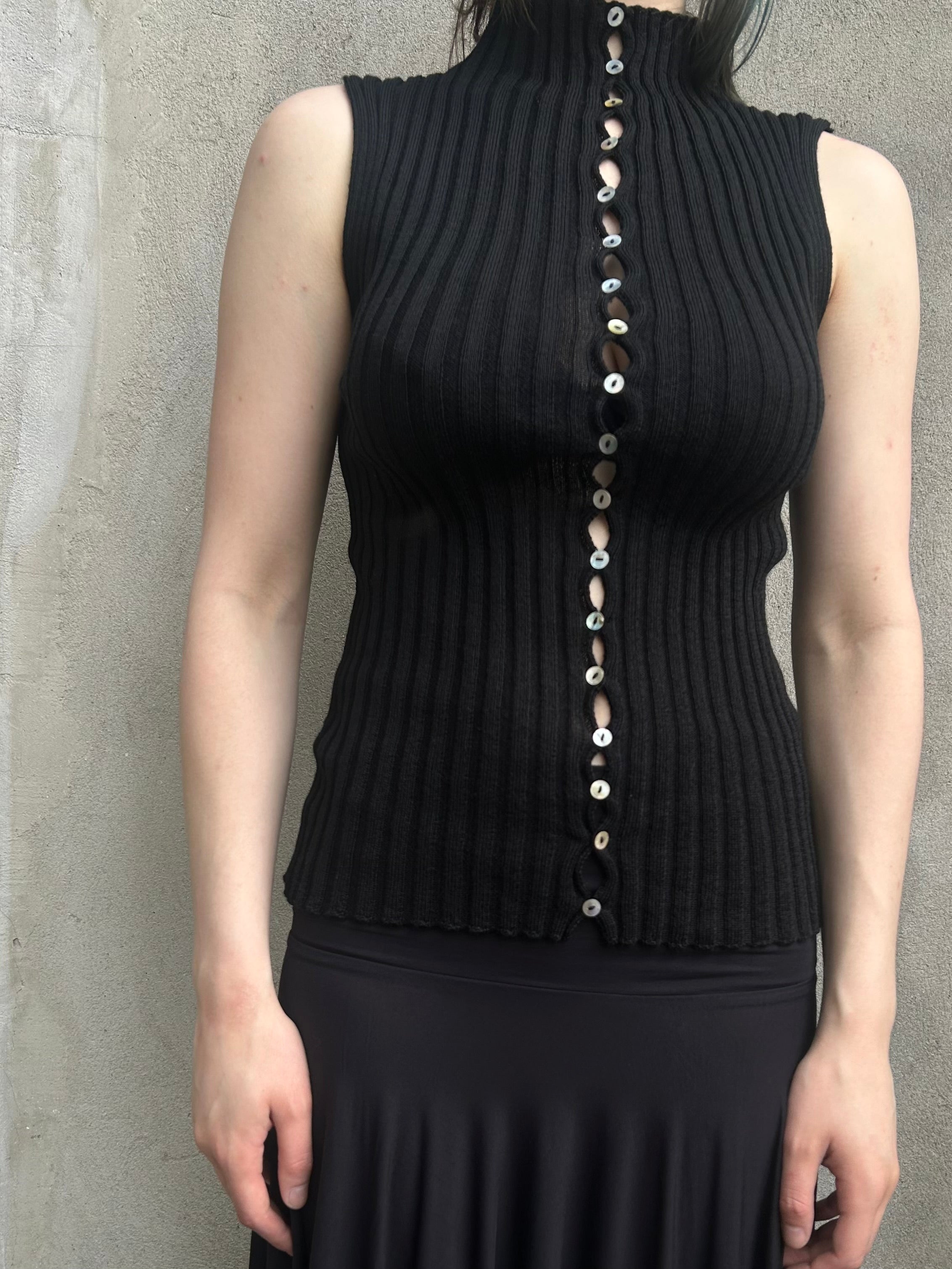 Merino Rib Top with Pearl Buttons high neck