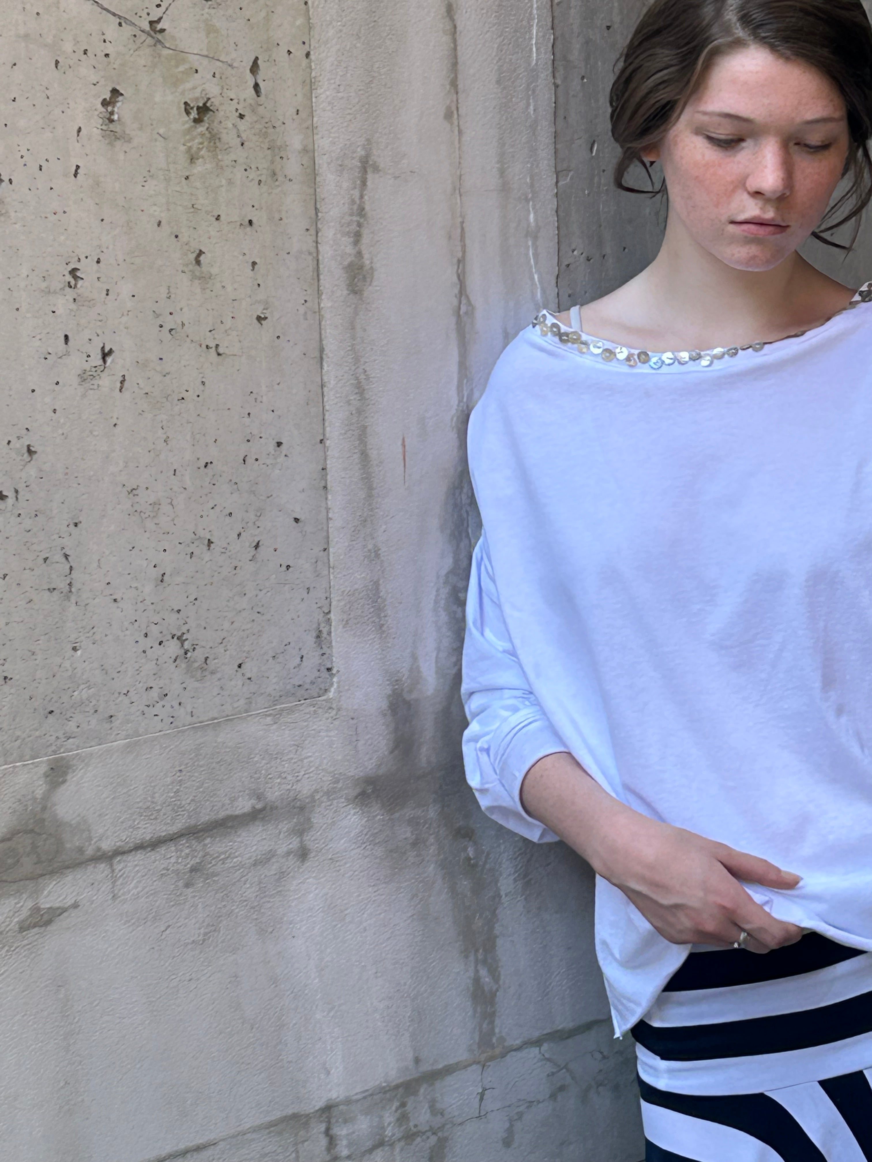 Women’s Off-Shoulder Tshirt – Loose Fit – Cotton Jersey Fiona white